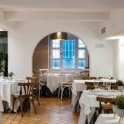 LA VINOTECA